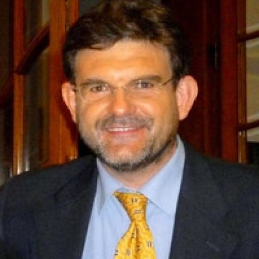 Carlos Sola Ayape